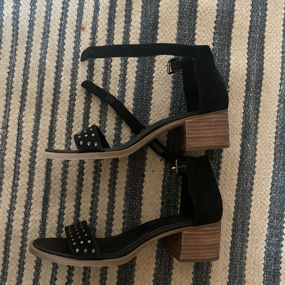 Koolaburra by UGG Bellen sandal size 7 - Picture 2 of 3